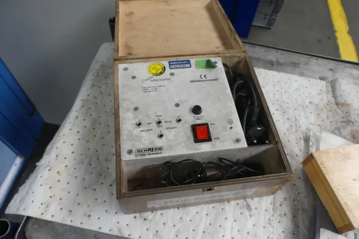 Schäfer – Original Arkograf Metallschreiber (elektrisches Gravier-/Beschriftungsgerät)